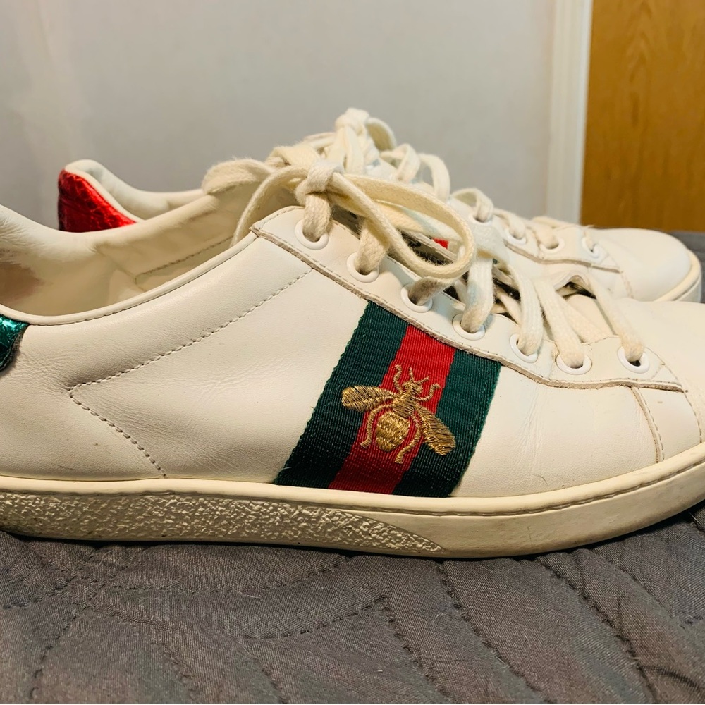 Gucci White Leather Sneakers with Red and Green Web and Gold Bee
